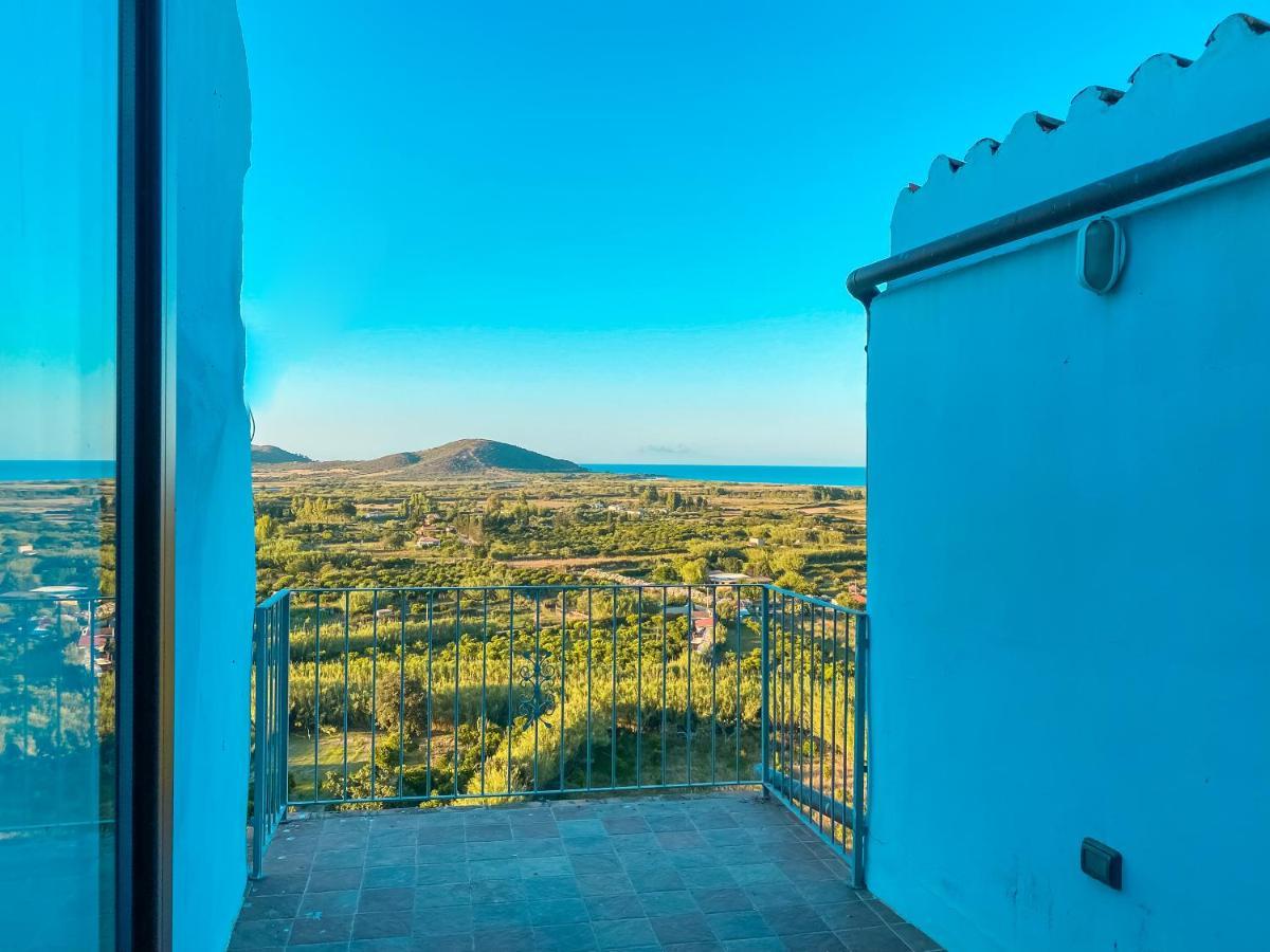 Bilocale Con Vista Mare E Terrazza Panoramica Ammentos Posada Luaran gambar